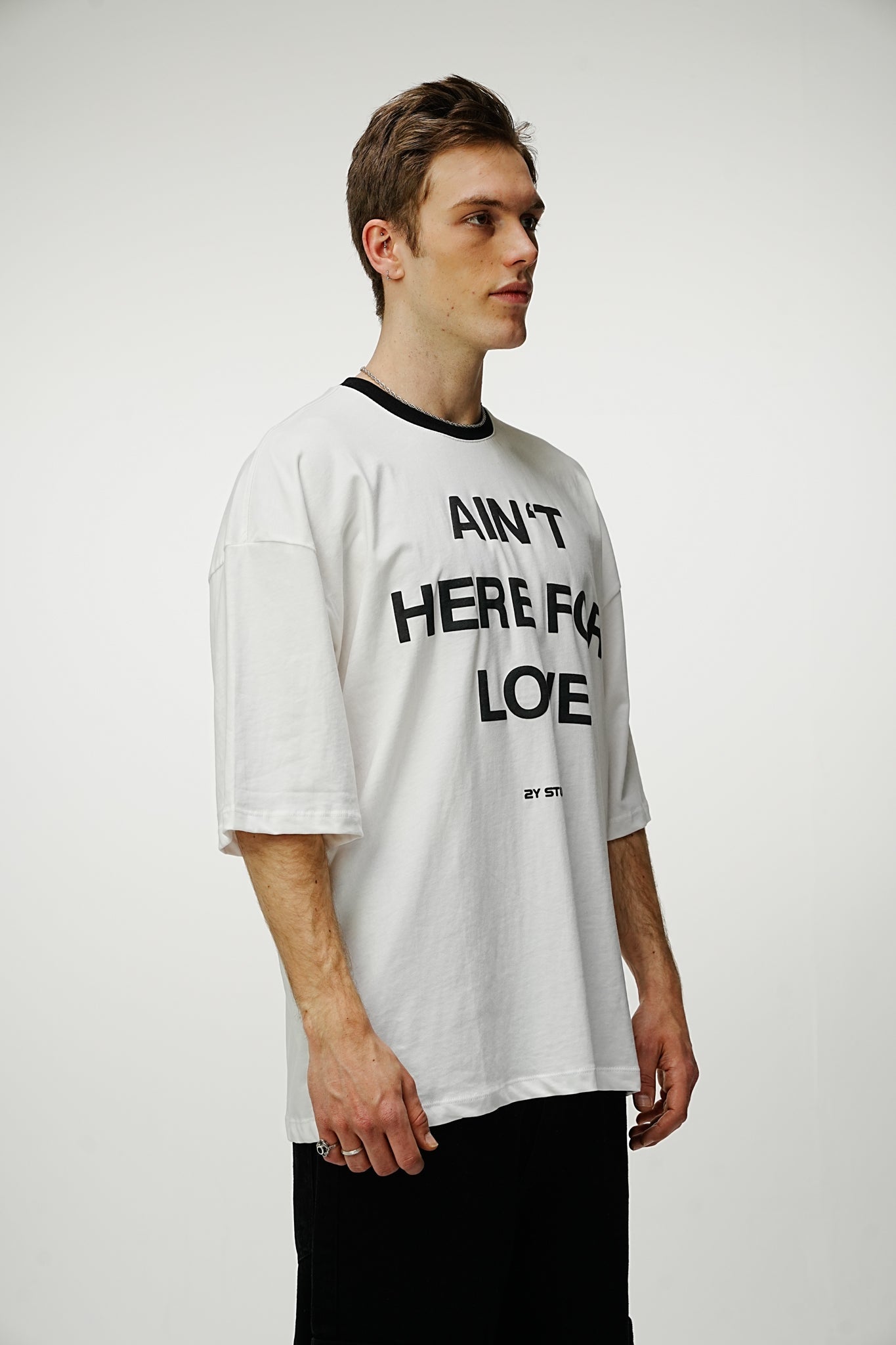 Ain't Here For Love Oversized Tee - UNEFFECTED STUDIOS® - T-shirt - 2Y PREMIUM