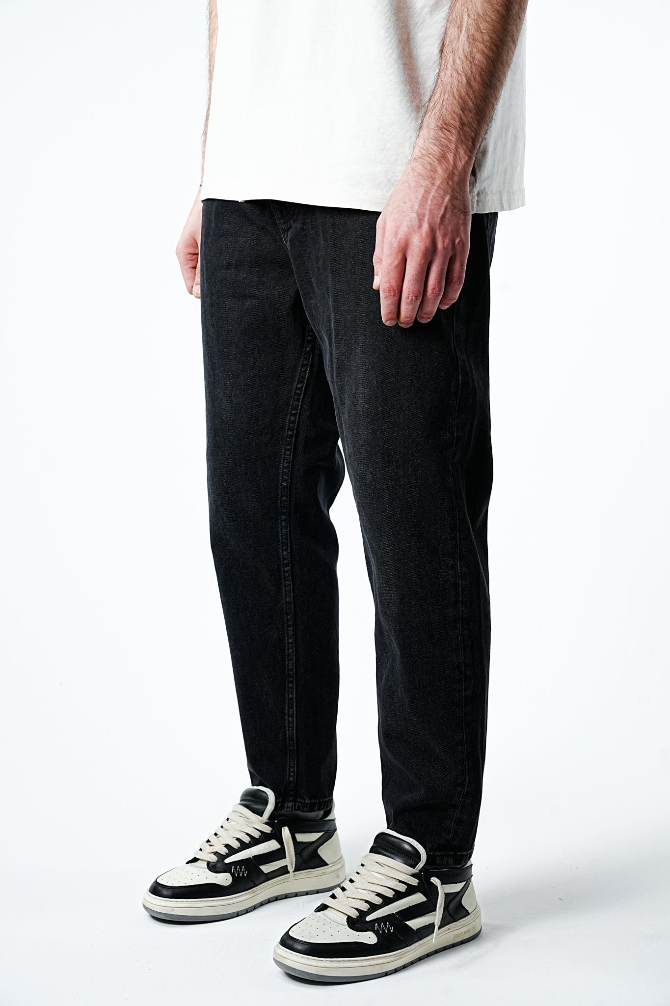 Premium Black Faded Relaxed Fit Jeans - UNEFFECTED STUDIOS® - JEANS - 2Y PREMIUM