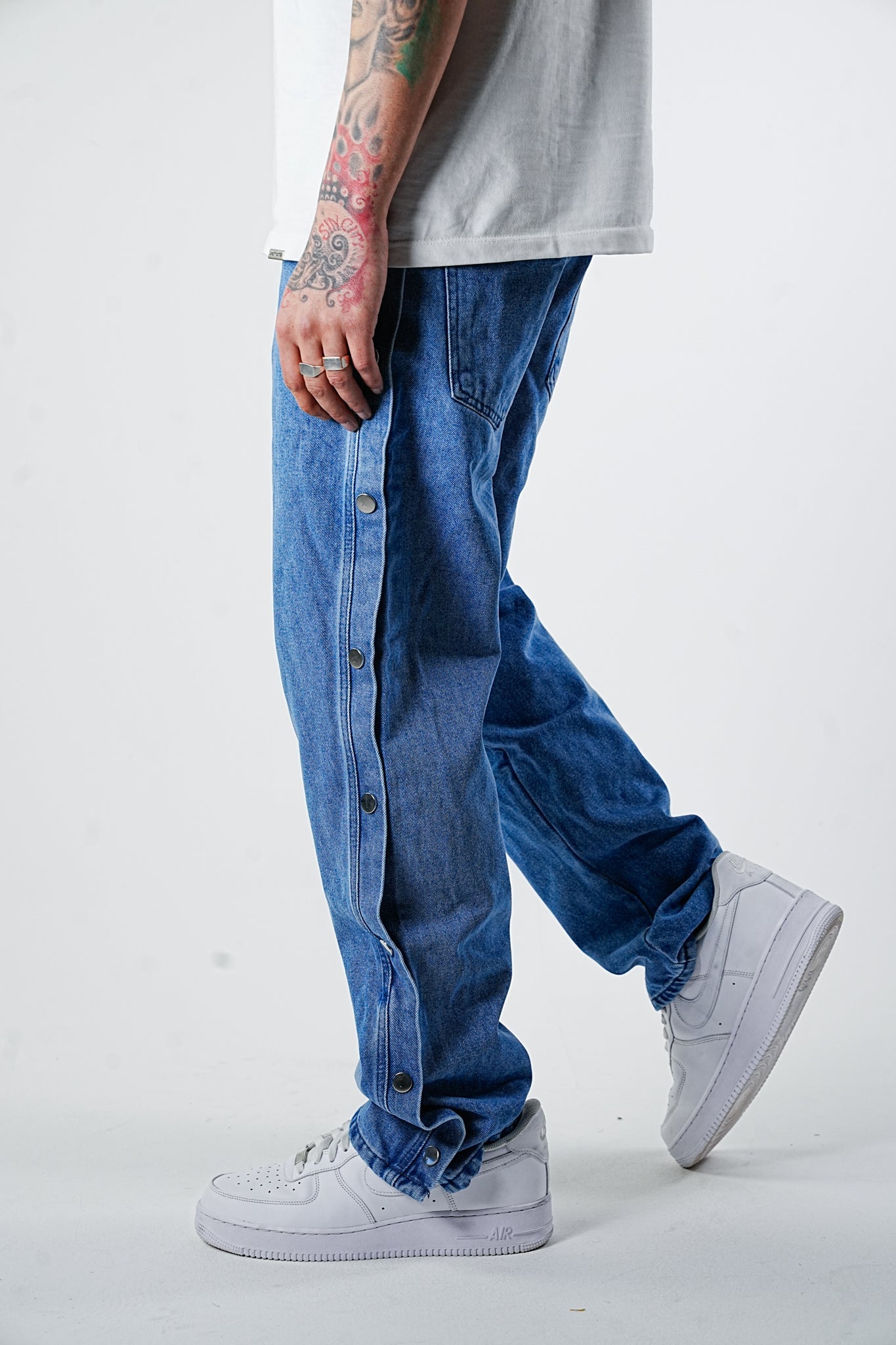 Premium Wide Fit Solid Buttons Blue Jeans - UNEFFECTED STUDIOS® - JEANS - UNEFFECTED STUDIOS®