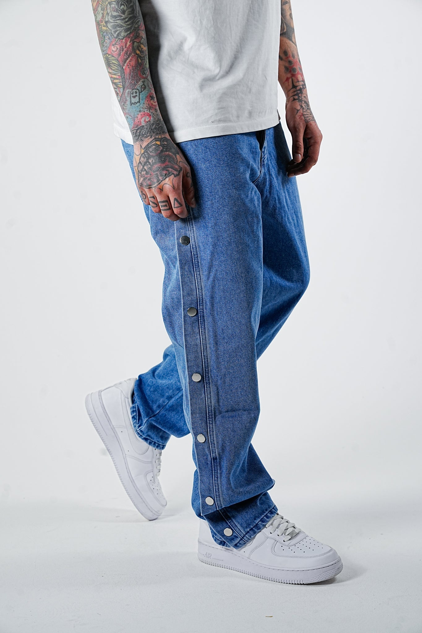 Premium Wide Fit Solid Buttons Blue Jeans - UNEFFECTED STUDIOS® - JEANS - UNEFFECTED STUDIOS®