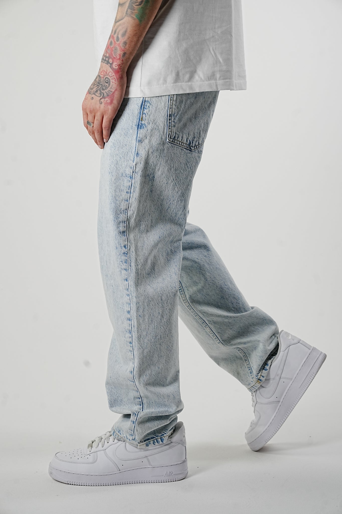 Premium Wide Fit Vintage Light Blue Jeans - UNEFFECTED STUDIOS® - JEANS - UNEFFECTED STUDIOS®