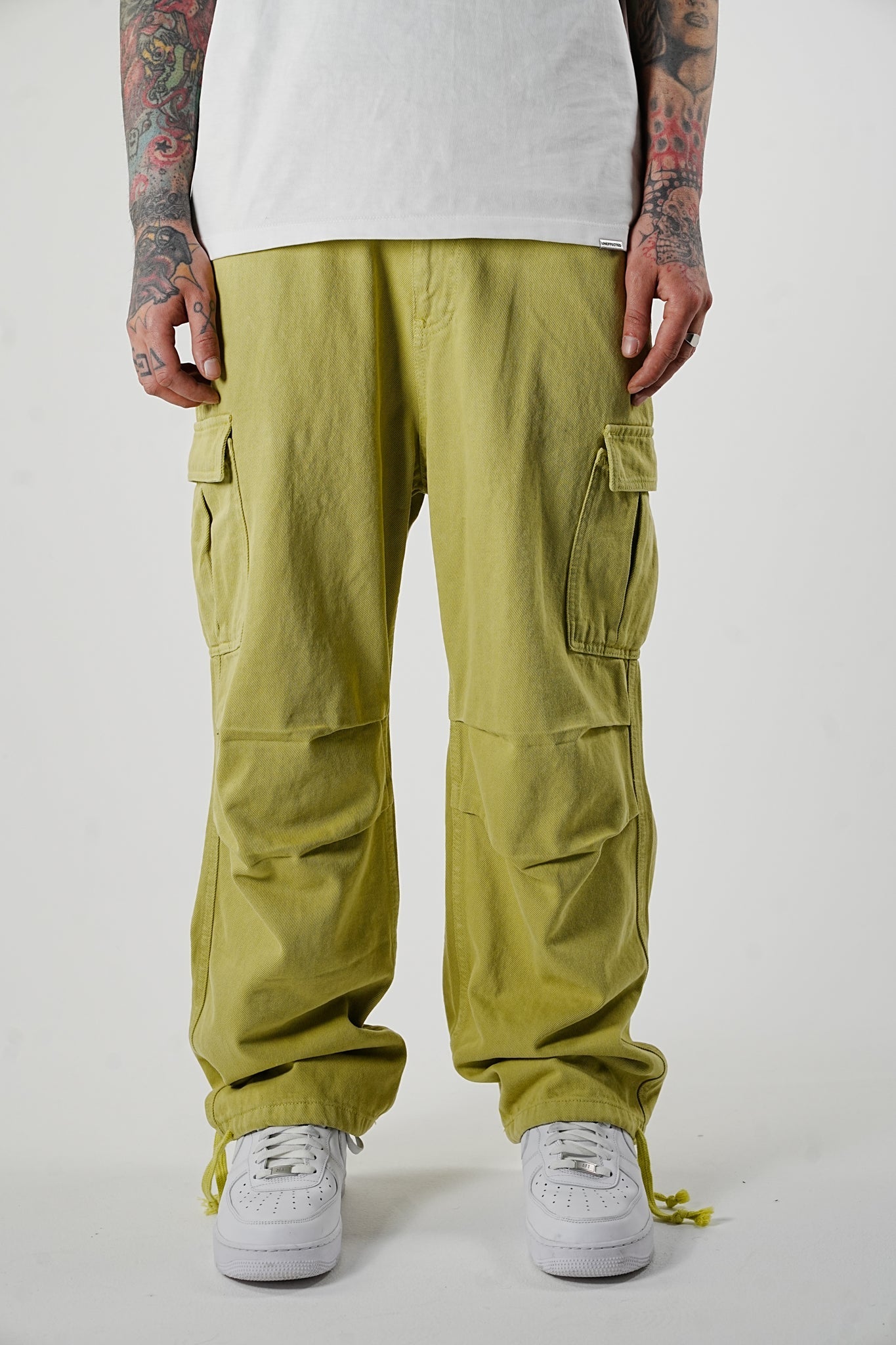 R11 Wide Fit Pistachio Cargo Pants - UNEFFECTED STUDIOS® - 2Y PREMIUM