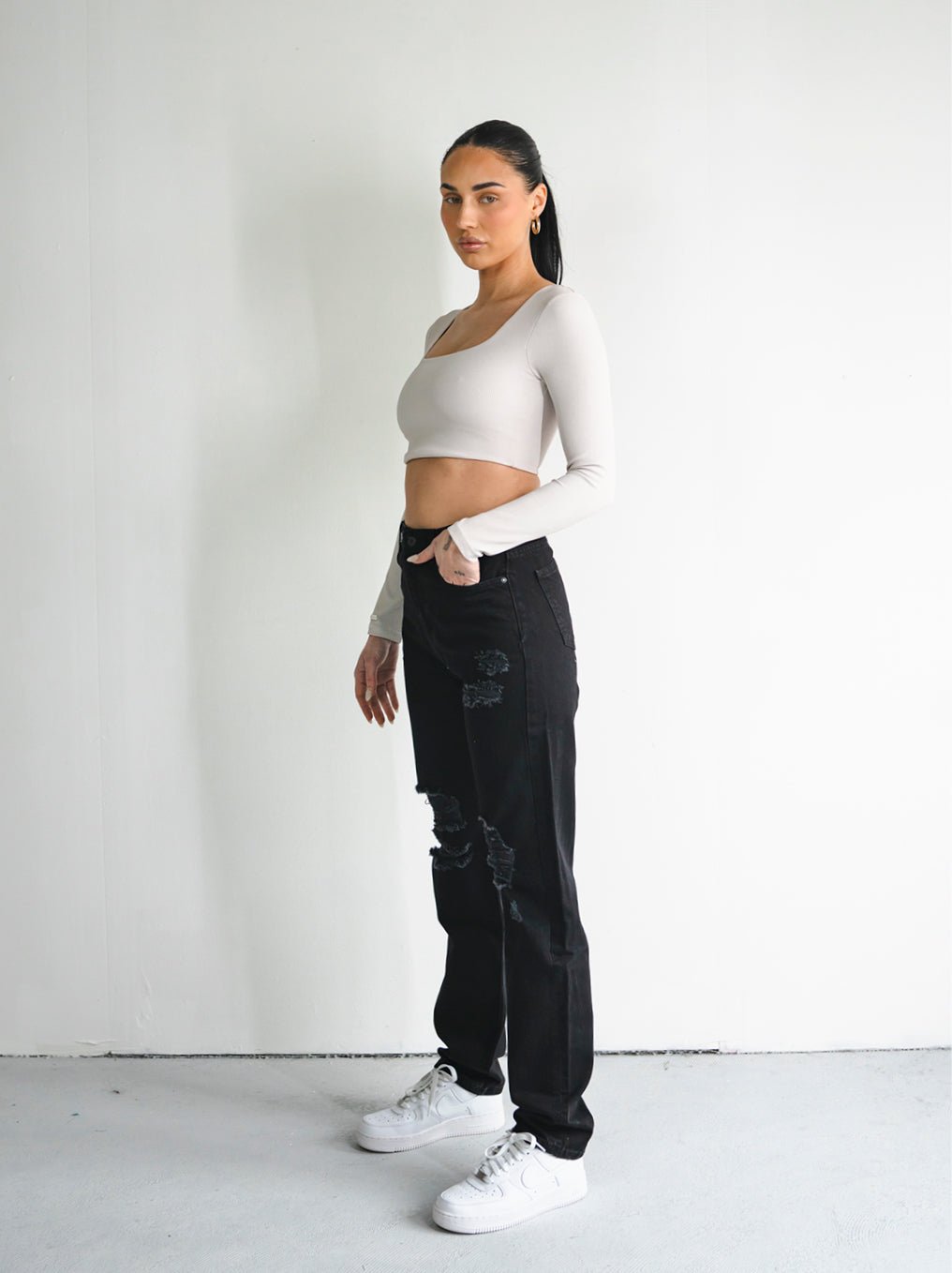 Destroyed Straight Fit Black Women Jeans - UNEFFECTED STUDIOS® - JEANS - UNEFFECTED STUDIOS®