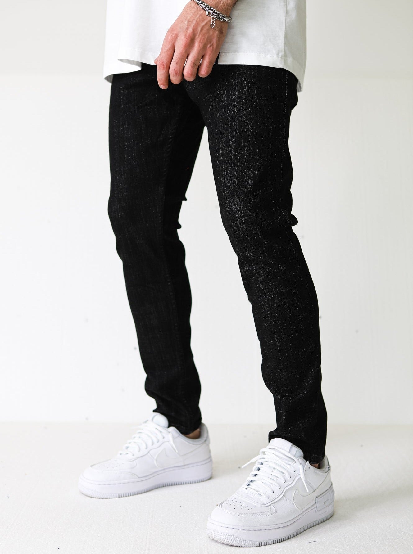 Premium Basic Black Jeans With Chain - UNEFFECTED STUDIOS® - JEANS - UNEFFECTED STUDIOS®