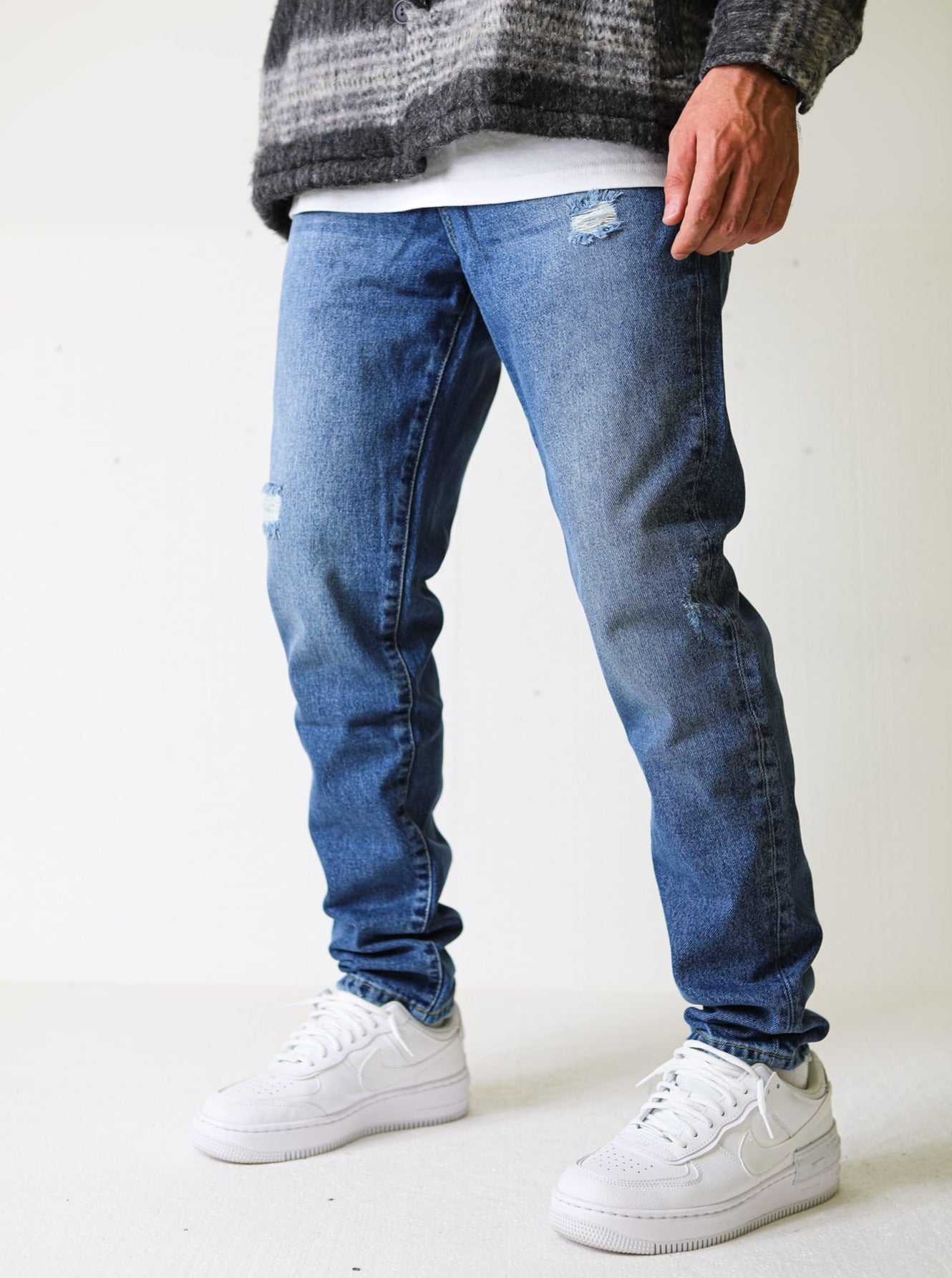 Premium Distressed Blue Essential Jeans - UNEFFECTED STUDIOS® - JEANS - UNEFFECTED STUDIOS®
