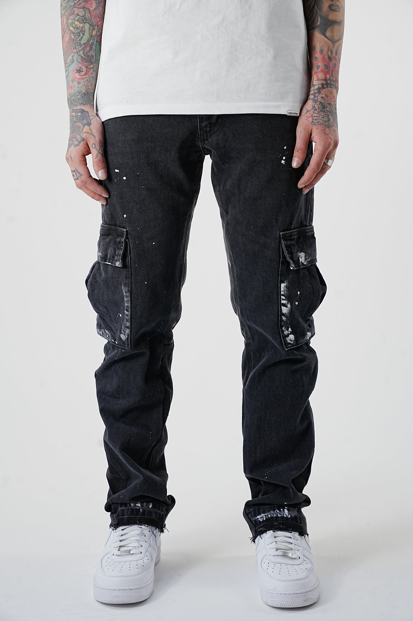 Premium Flared Painted Black Cargo Jeans - UNEFFECTED STUDIOS® - JEANS - UNEFFECTED STUDIOS®