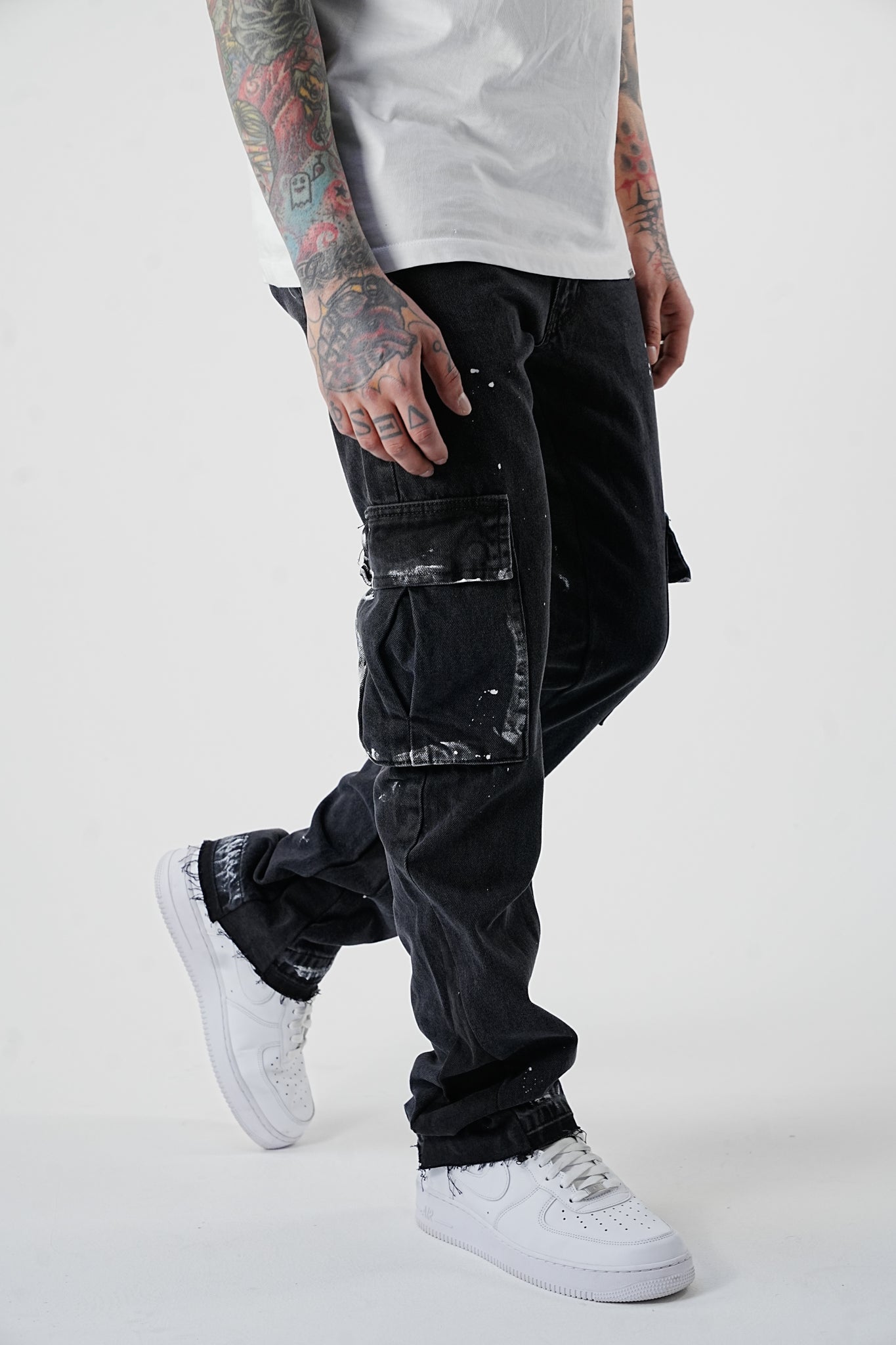 Premium Flared Painted Black Cargo Jeans - UNEFFECTED STUDIOS® - JEANS - UNEFFECTED STUDIOS®