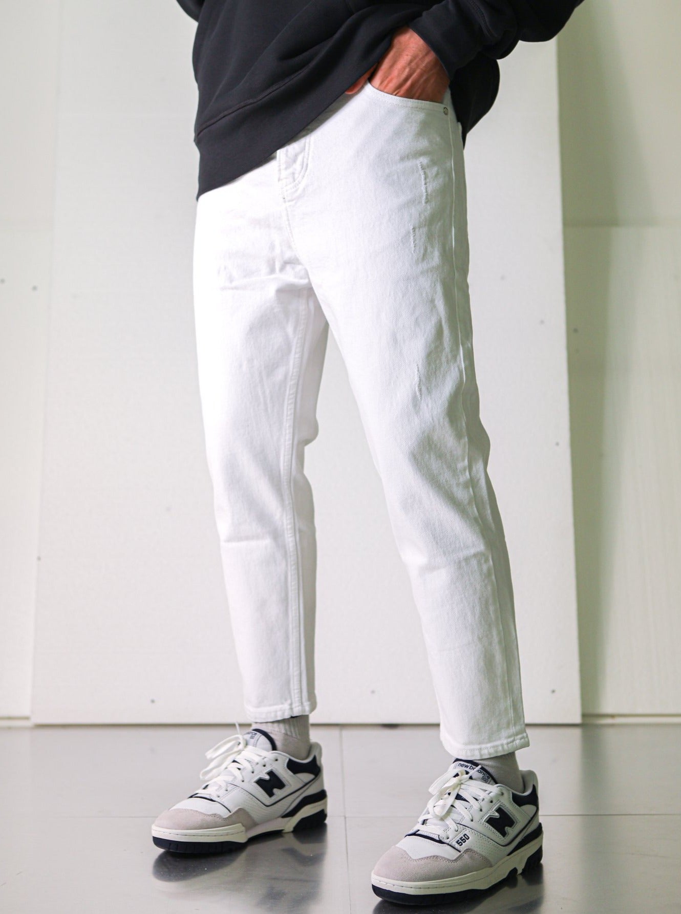 Relaxed Fit Premium Jeans - White - UNEFFECTED STUDIOS® - JEANS - UNEFFECTED