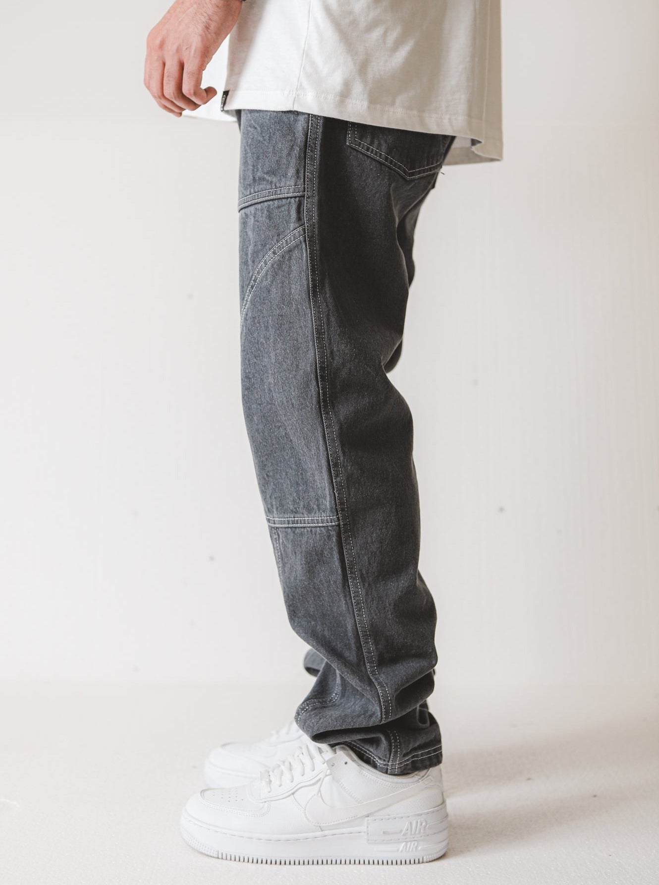Premium Straight-Fit Grey Detailed Jeans