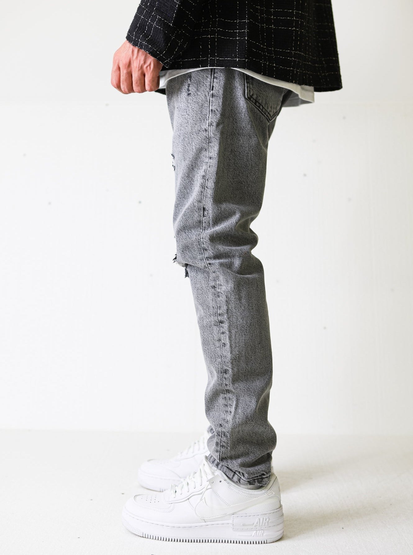 Premium Grey Ripped Essential Jeans