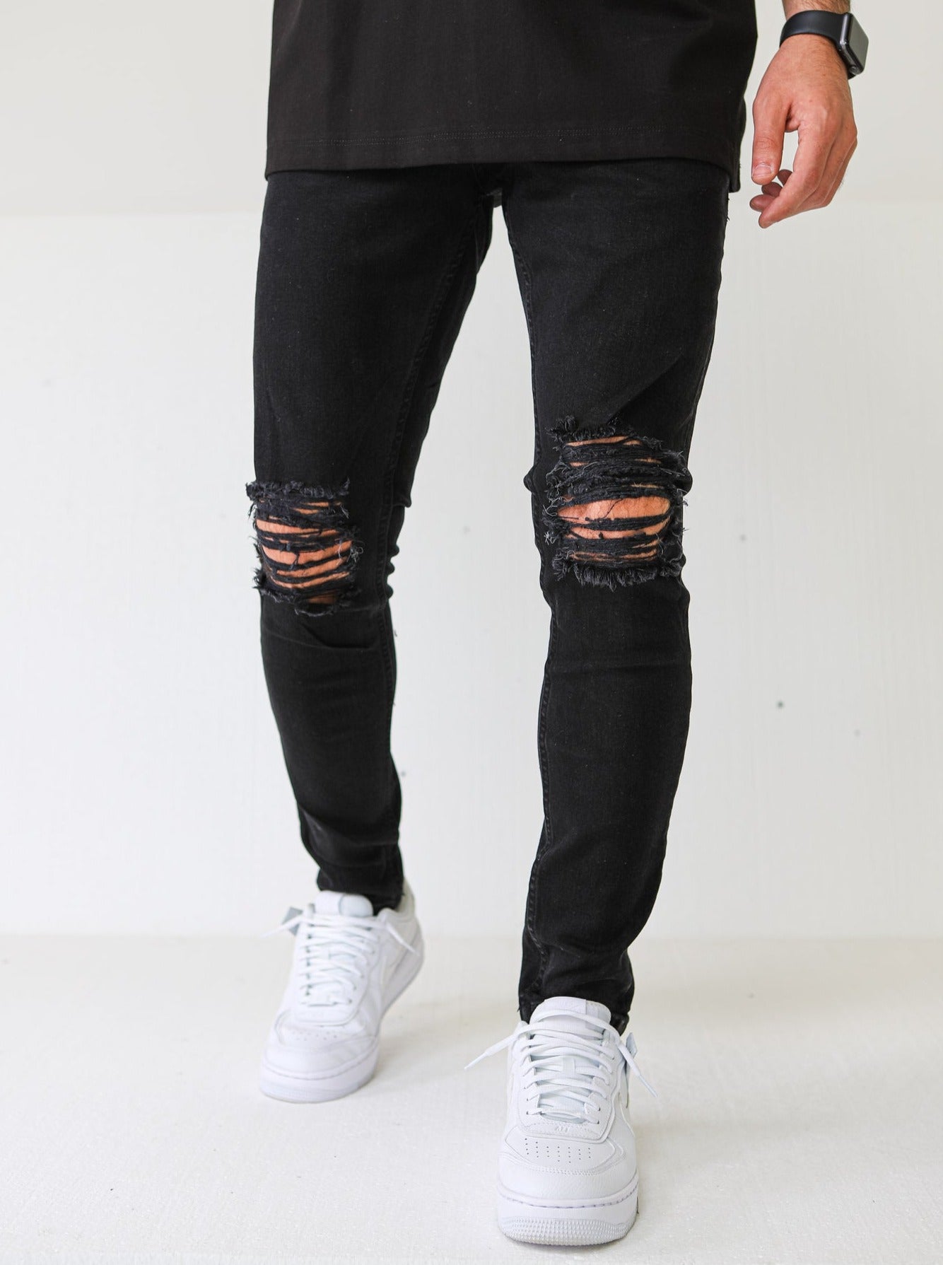 Knee Distressed Premium Black Jeans